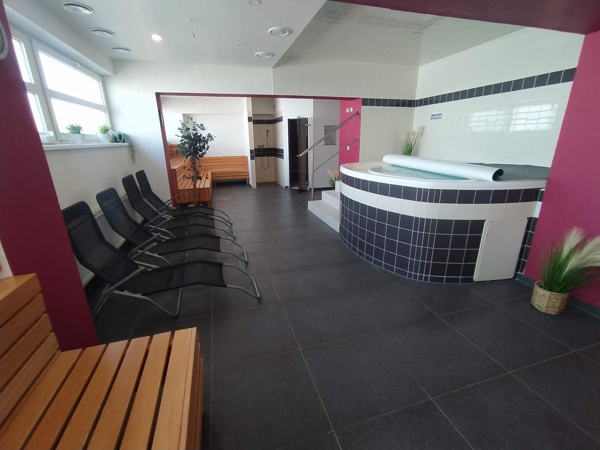 Hotel S-Centrum Benesov  Bagian luar foto