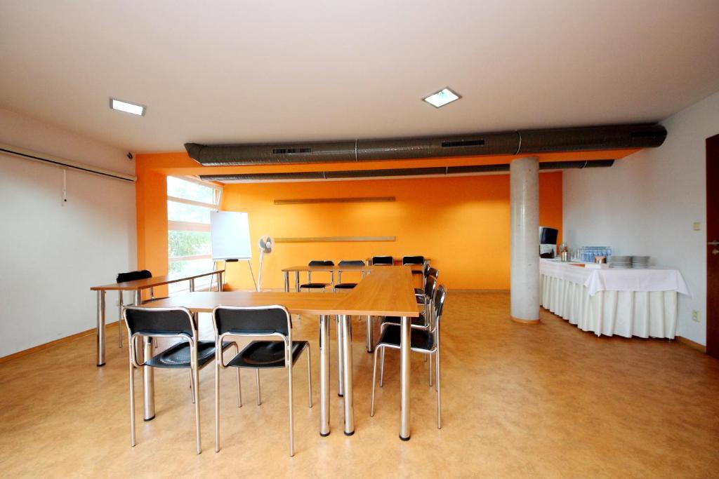 Hotel S-Centrum Benesov  Bagian luar foto