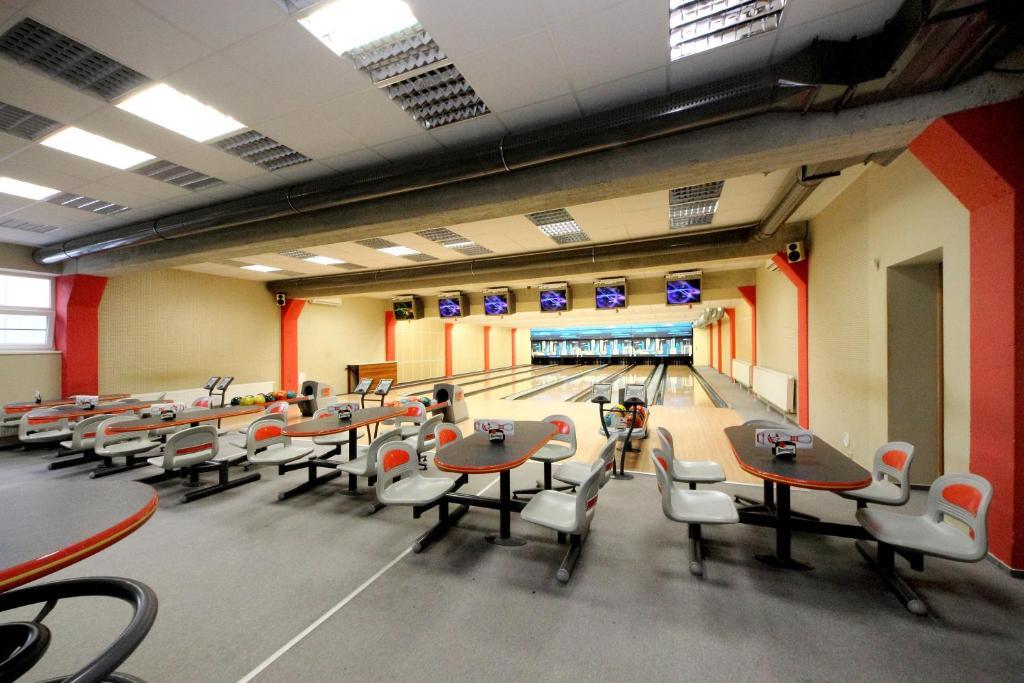 Hotel S-Centrum Benesov  Bagian luar foto