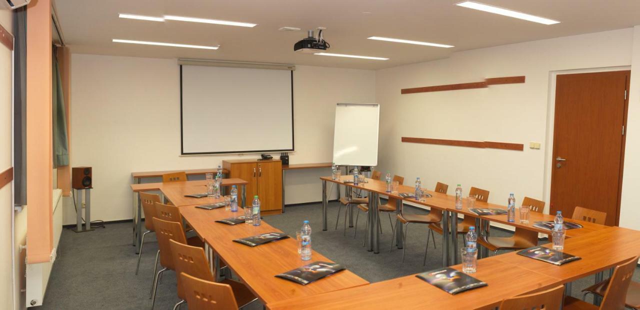 Hotel S-Centrum Benesov  Bagian luar foto