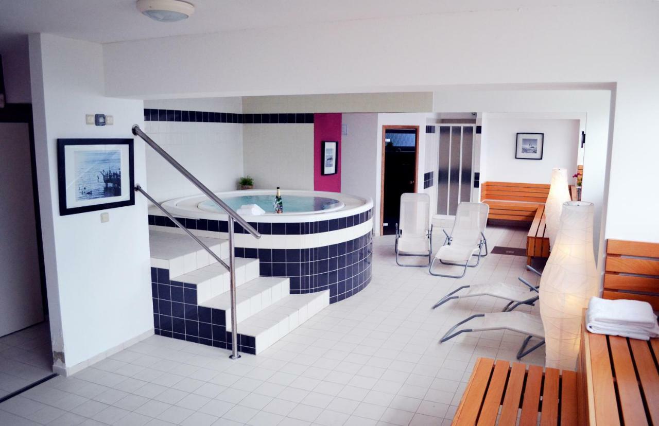 Hotel S-Centrum Benesov  Bagian luar foto