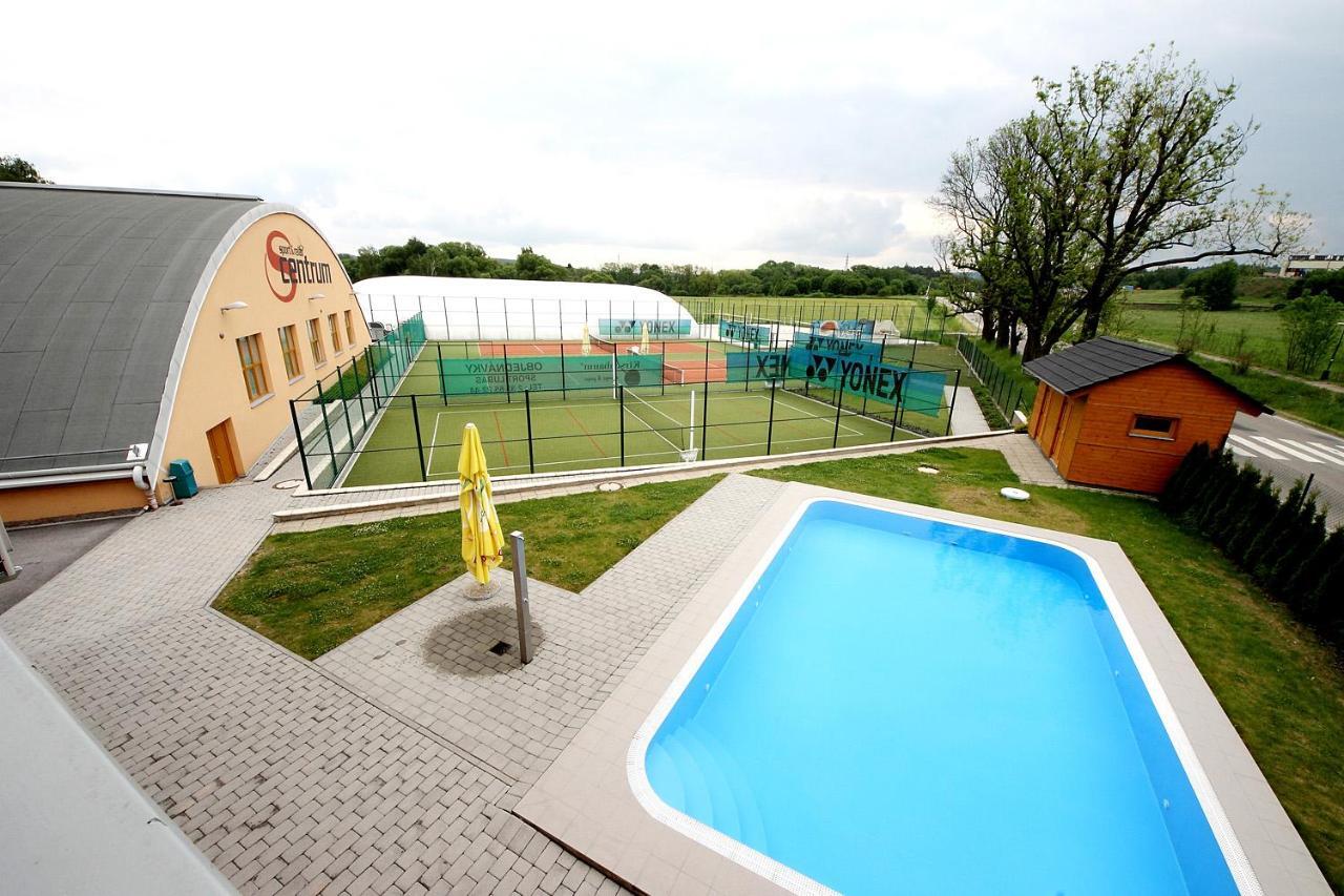 Hotel S-Centrum Benesov  Bagian luar foto